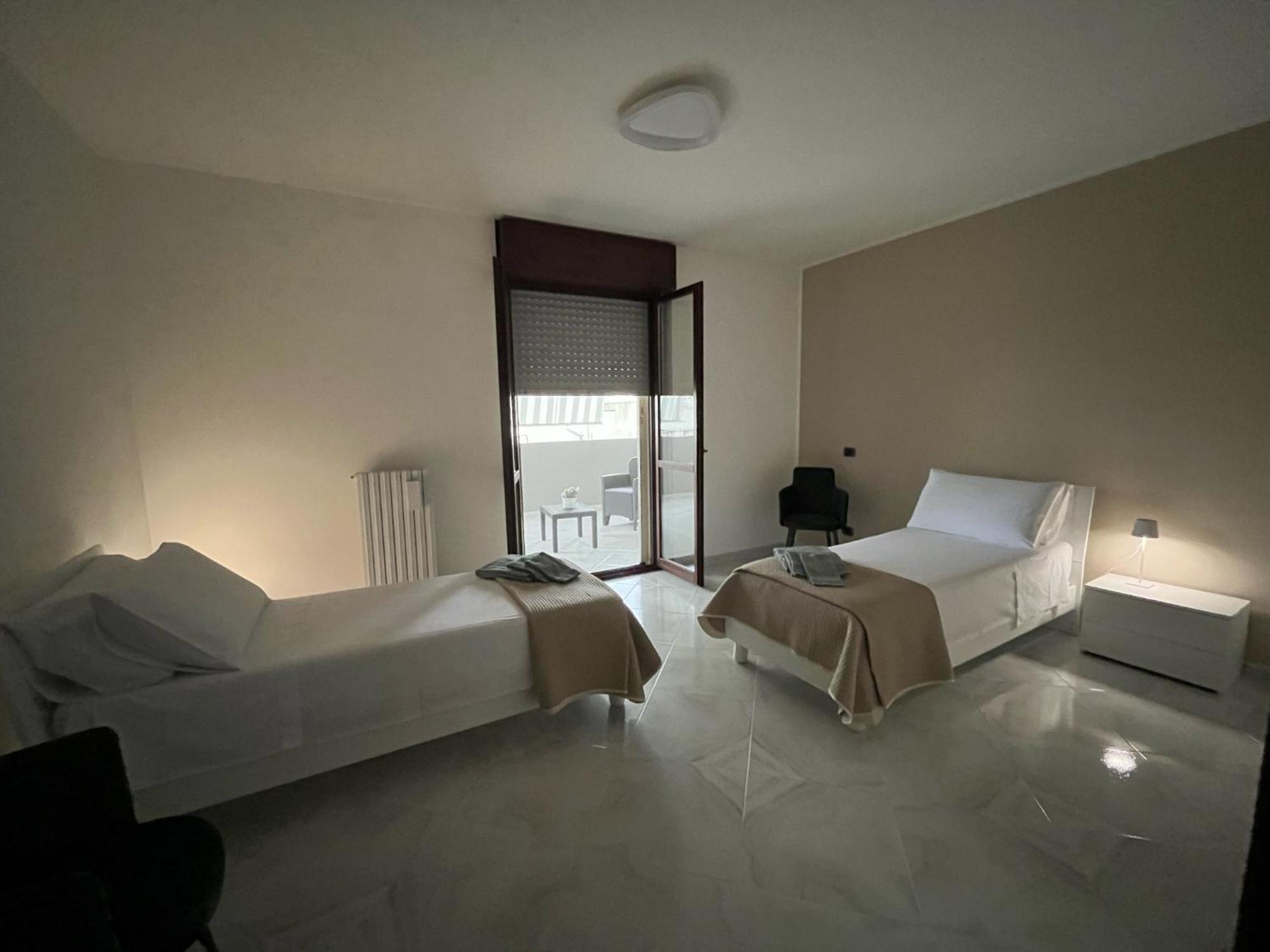 A Casa Di Chiara Apartment Lecce Bagian luar foto