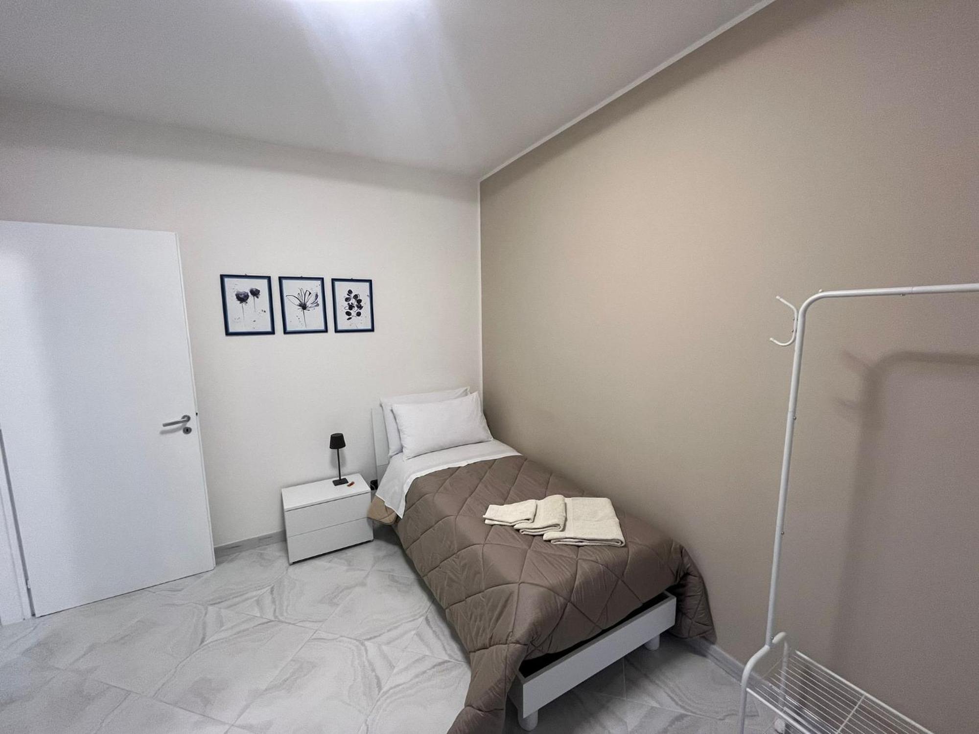A Casa Di Chiara Apartment Lecce Bagian luar foto