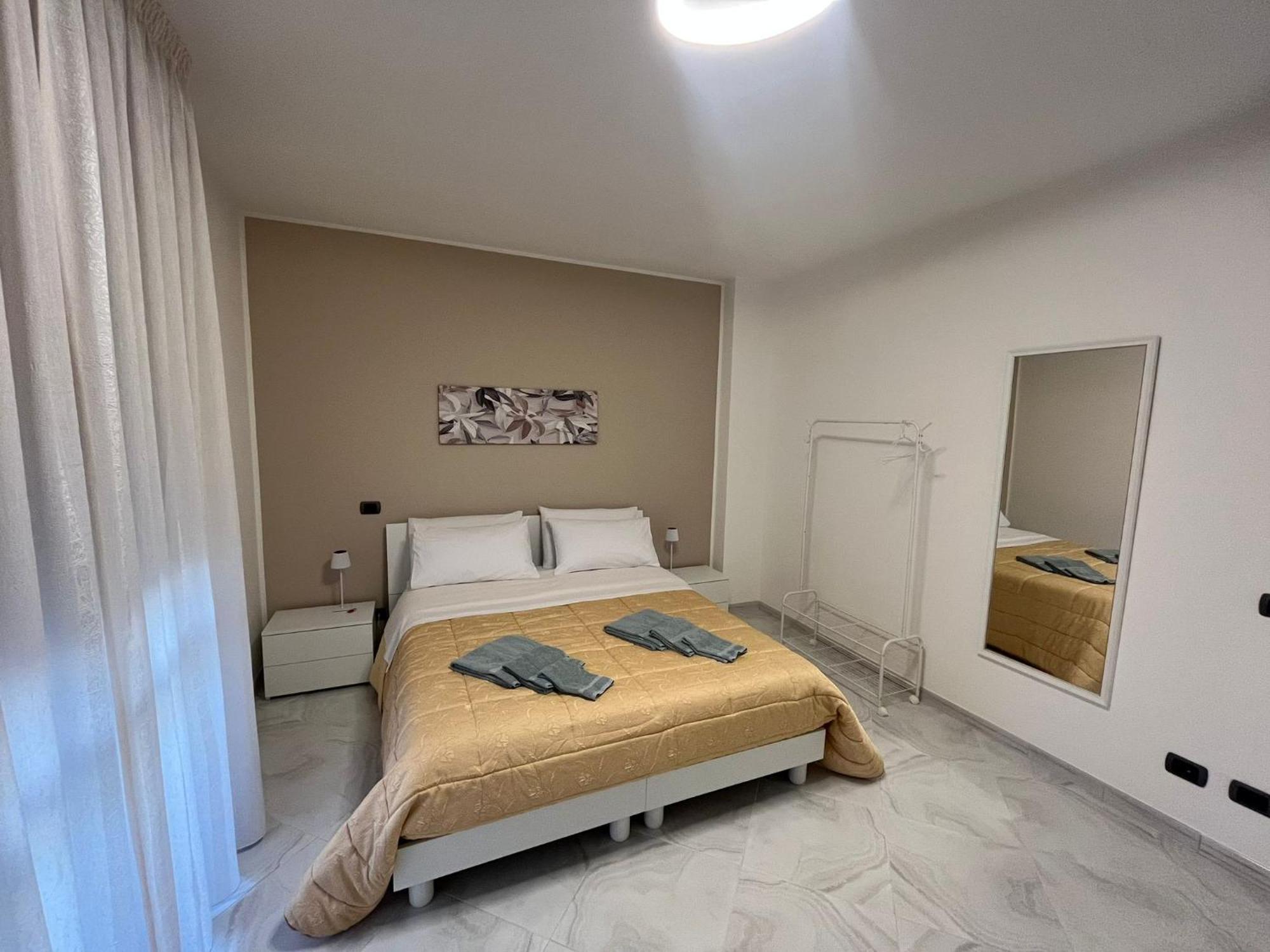 A Casa Di Chiara Apartment Lecce Bagian luar foto